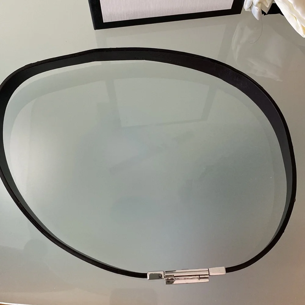 NIB Auth GUCCI leather BELT w/logo buckle 28”/71.5 cm ITALY - Picture 3 of 16